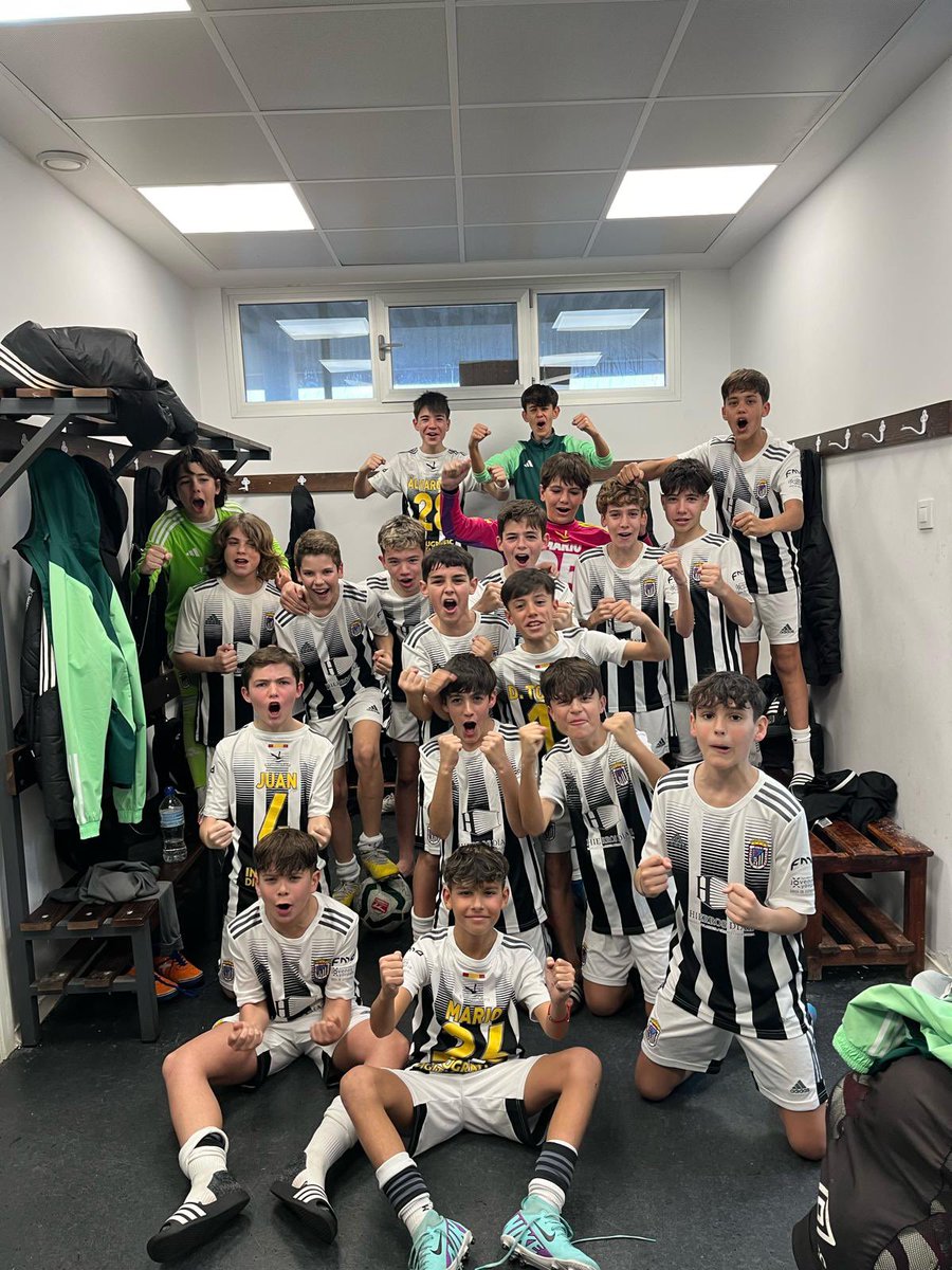CDBLaAcademia tweet picture