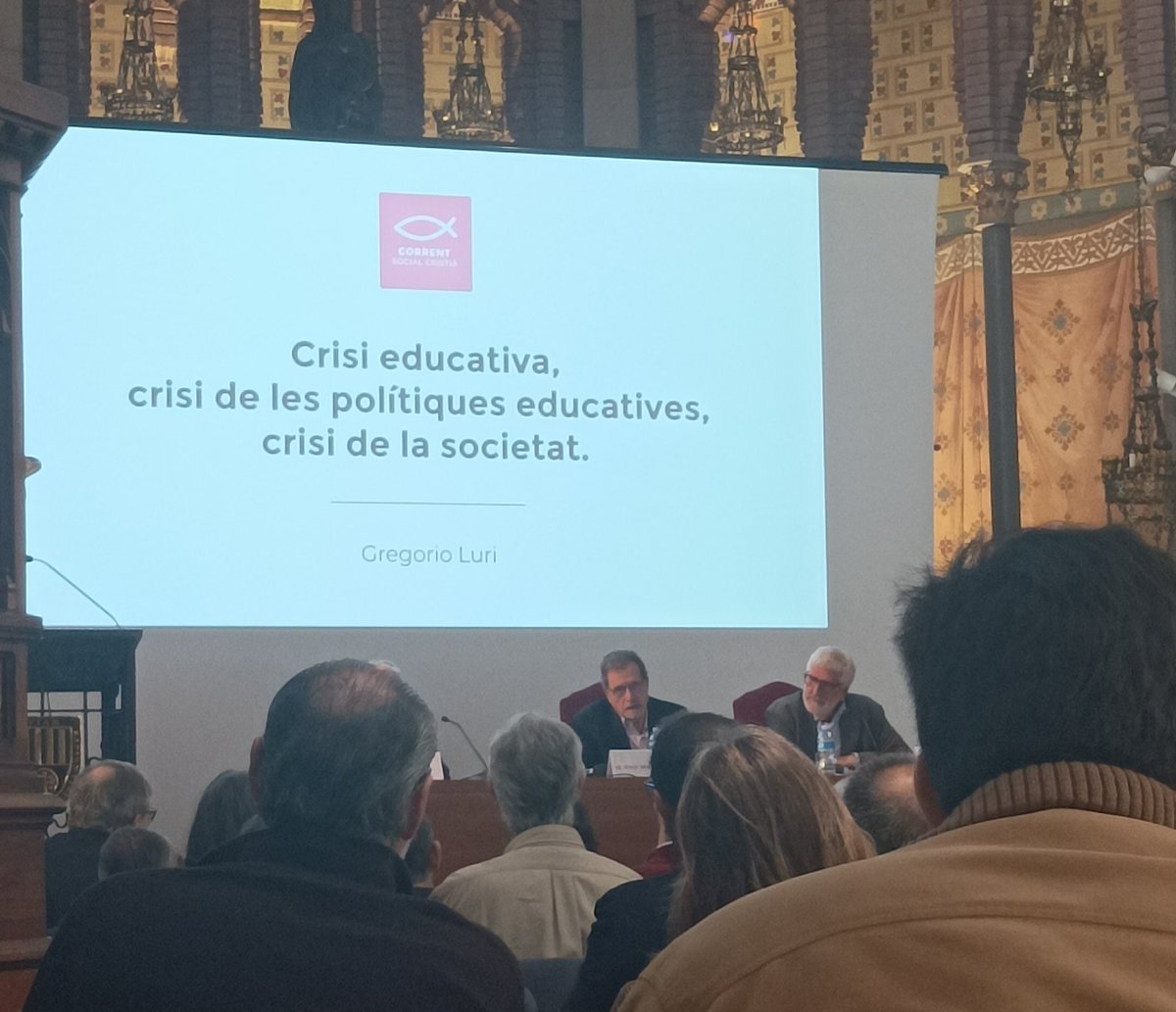 NeusMart1's tweet photo. Avui presentació de @el_corrent a @UAOCEU!
 Iniciativa interessant i MOLT necessària!! 👏🏻👏🏻 Gràcies! 
També a @GregorioLuri per la seva ponència, llibre i ...signatura! 😜
#Som-hi!! 💪🏻💪🏻🙏🏻🙏🏻 https://t.co/WLZzMF3Qyl