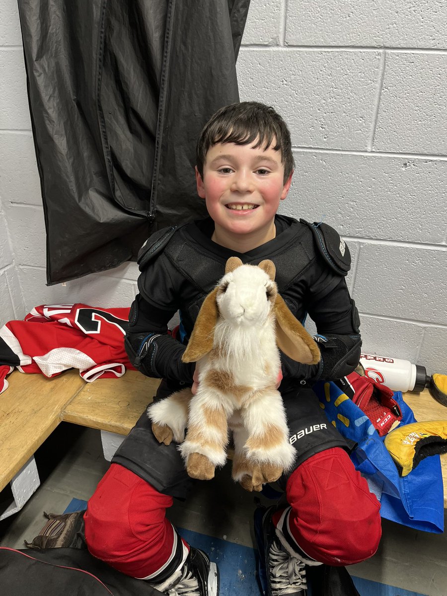 SJCapsU11C's tweet photo. Thanks to @u11cblades for a tough Saturday afternoon game! They really pushed us/ Especially in the D-zone! Battling till the last minute, protecting our zone -Adam Westman is our POG 🏒 https://t.co/WlIZPDO46w