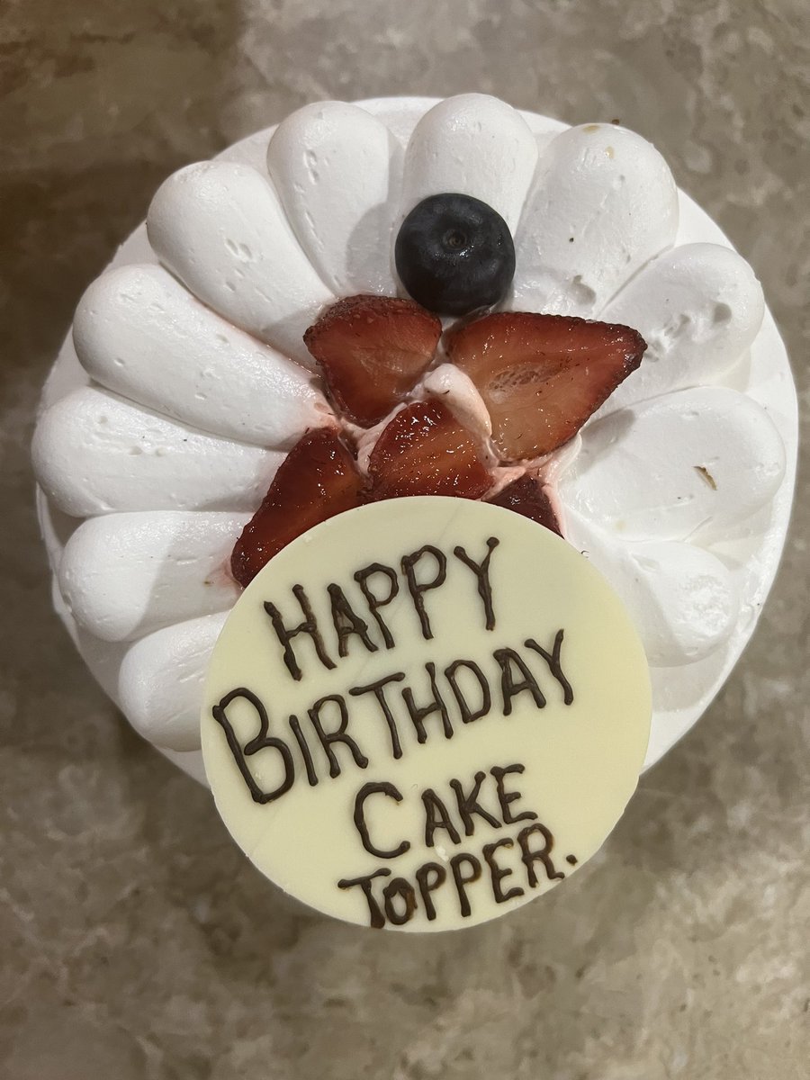 AshmitaKhatri's tweet photo. I asked them to “Please put a happy birthday cake topper” 

Should’ve chosen my words wisely 😭😂 @zomato https://t.co/bvCWhUUb35
