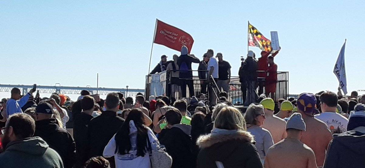 TJShadow7720's tweet image. Doing a Good thing and having Fun doing it. Today was the nicest day to have the MD Chesapeake Bay Polar Bear Plunge. 1000s took a dip in the chilly waters to raise money for the Special Olympics. #plungeMD #98rock #sandypoint
