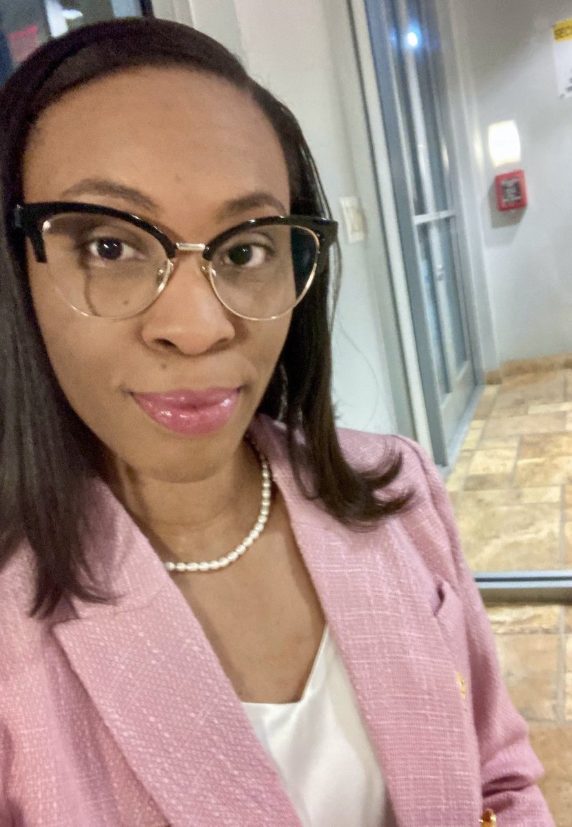StaceyCRegis's tweet photo. This has been such an exciting weekend getting to connect with so many women in cardiology. It is very inspiring to see the awesome things done by women in cardiology @FloridaACC @ACCinTouch #WIC #WomenInMedicine https://t.co/UEPQIq1NGX