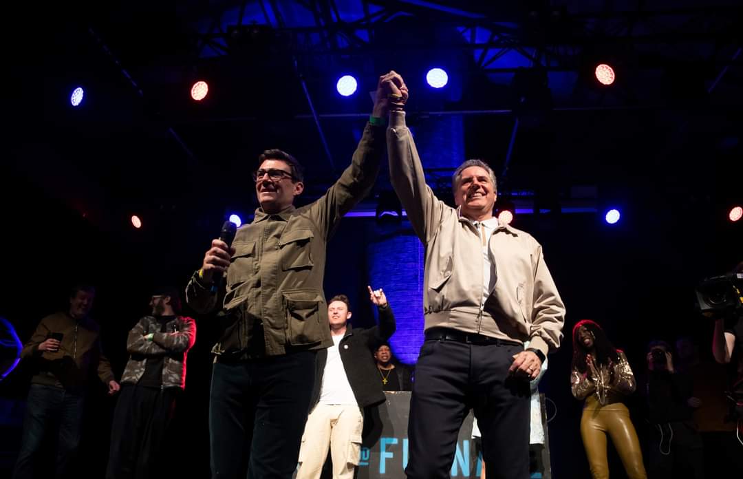 Liverpool's Metro Mayor <a href="/MetroMayorSteve/">Steve Rotheram</a> and Mayor of Greater Manchester <a href="/AndyBurnhamGM/">Andy Burnham</a> at the DJ battle <a href="/CampandFurnace/">Camp and Furnace</a> to raise money for North West homeless