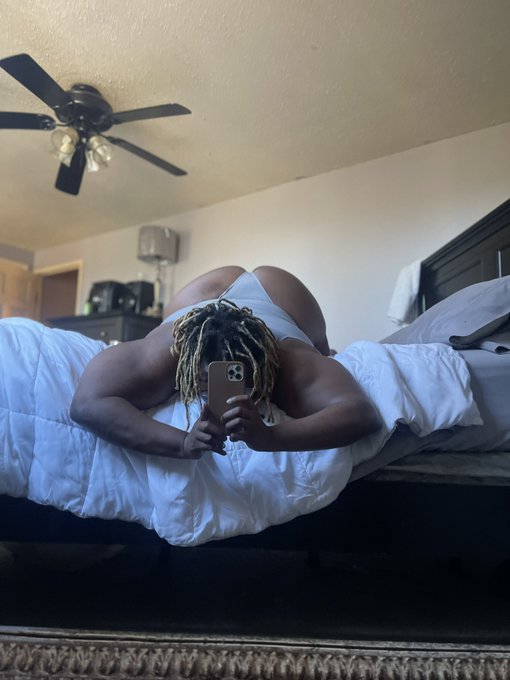 Smoke sesh 💨🍃 https://t.co/u5ke14MCn2