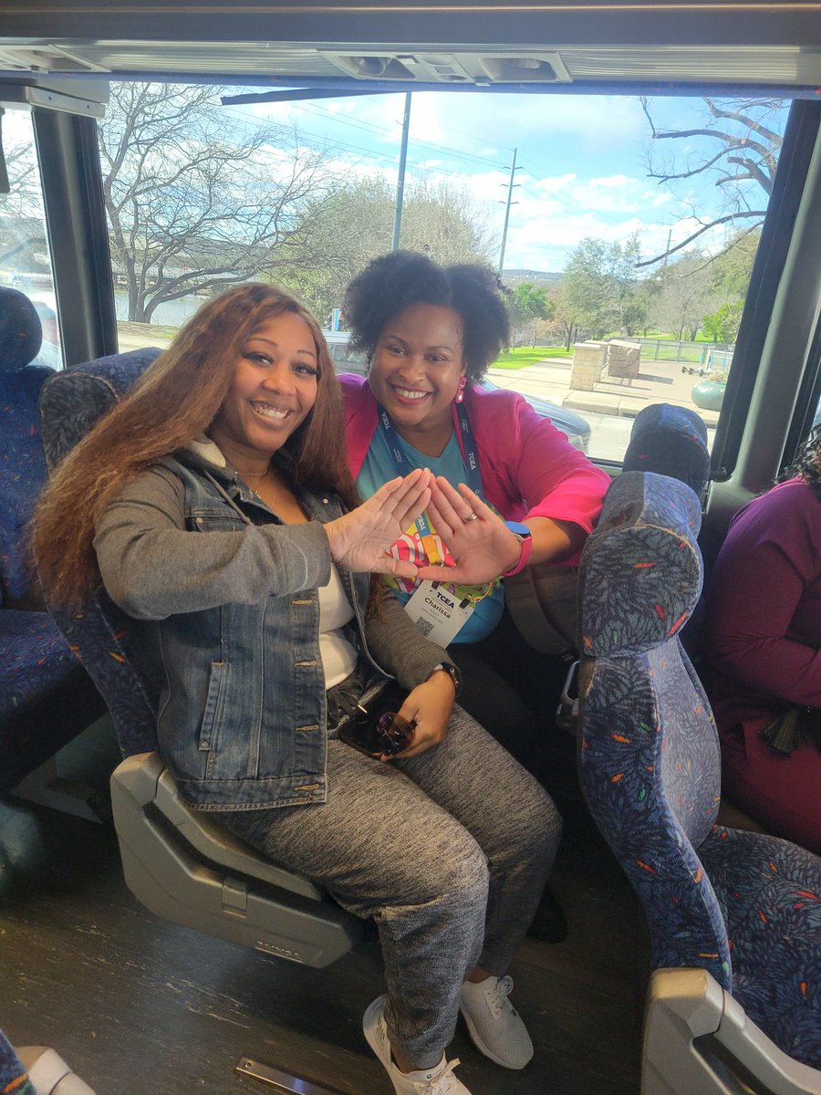 cscott_tech's tweet photo. @Miles4Education There's always a Delta in the room @TCEA...or on the bus🔺️ So great meeting you, Soror! #deltaeducators #deltasintech https://t.co/WlIkFBfhaf