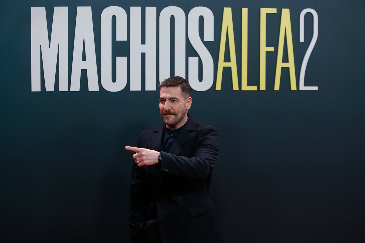 hugophotomex's tweet image. El #actor de #teatro y de #series de #televisión #Raúl #Tejón (@RTejon), asiste al estreno de la segunda temporada de 'Machos Alfa', una #comedia que protagoniza dando via a Raúl; la nueva entrega de la serie se verá en exclusiva en #Netflix (@netflixes).

#machosalfa #raúltejón