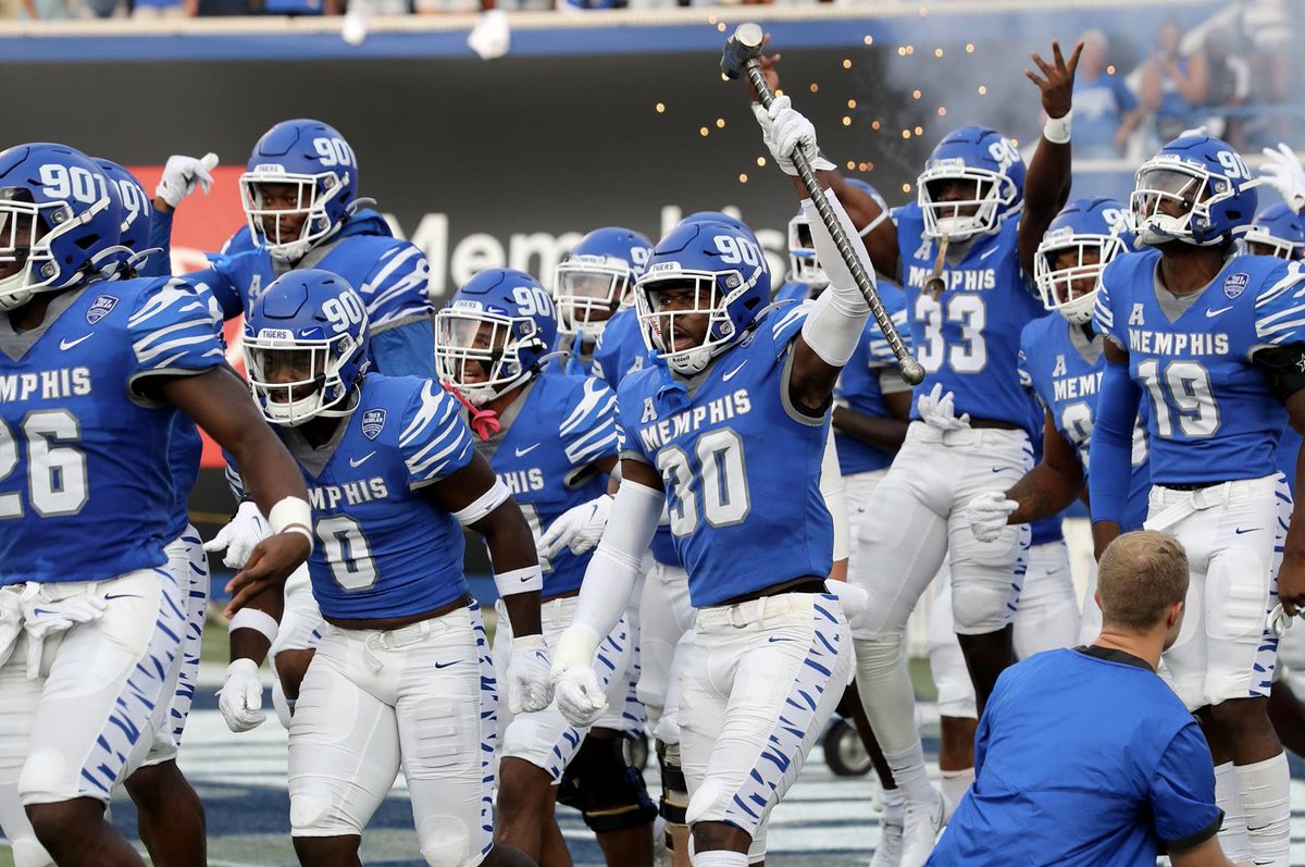 #AGTG Blessed to receive an offer from Memphis! @RSilverfield @tcramsey19 @MemphisFB @TigersAthletics @DCSChargers