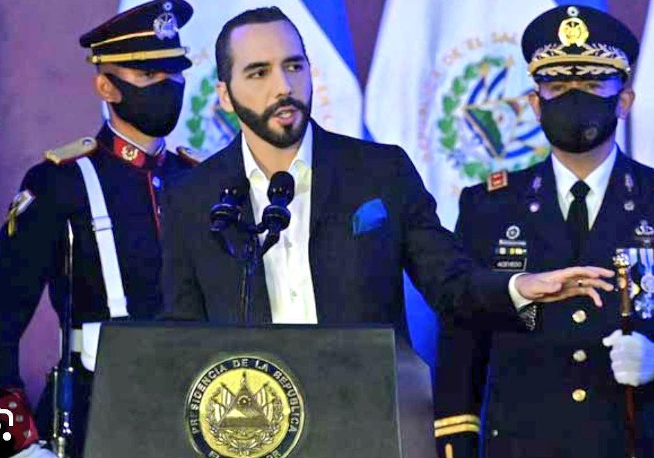AleClaramount1's tweet photo. @GGallegos24 y @nayibbukele para seguir con un El Salvador seguro 🇸🇻 https://t.co/erJzp7Kqn0