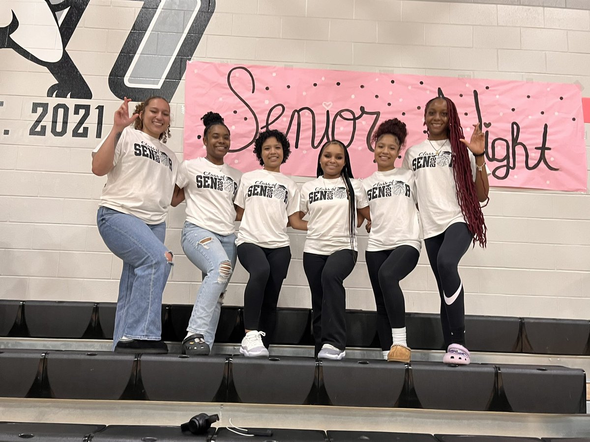 Atascocita_GBB's tweet photo. Say you’re a Senior Lady Lion Hooper in one photo…..
#SeniorNight #LastDance #SquadTies https://t.co/SZDRxVkzsz