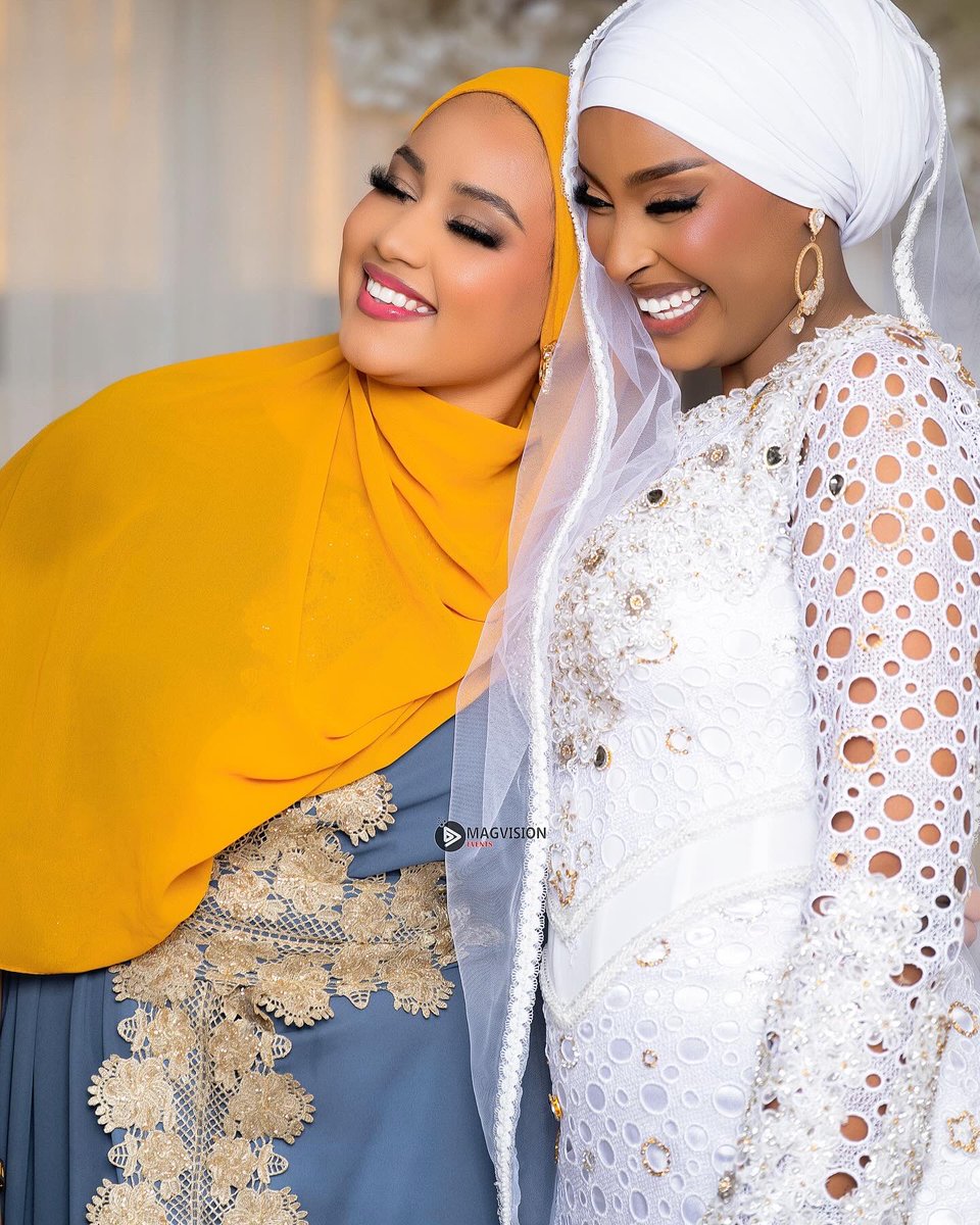 faynaraa's tweet photo. Ma sœur s’est mariée en fait 😭😍😍😍 https://t.co/g2ku78FUvv