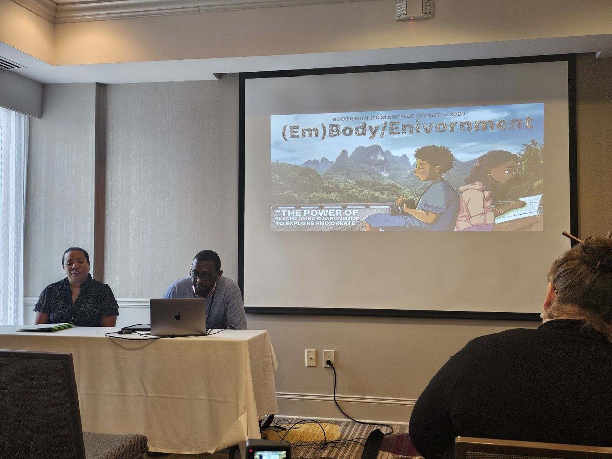 ECSU Graphic Design tweet media