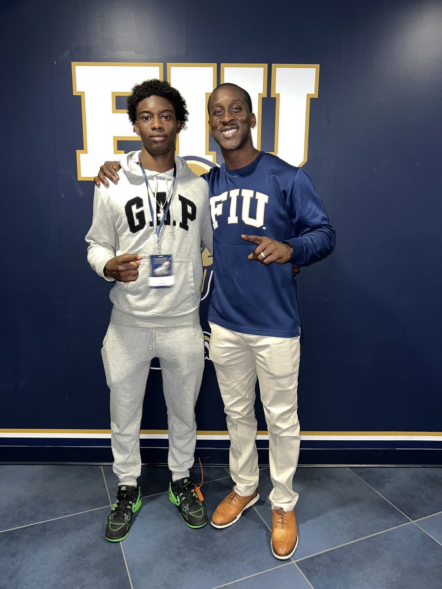 kelly_sejour's tweet photo. I Appreciate the hospitality @A_Gaitor 🔒 HAD a great time at FIU today! https://t.co/HGlTAAm6hu