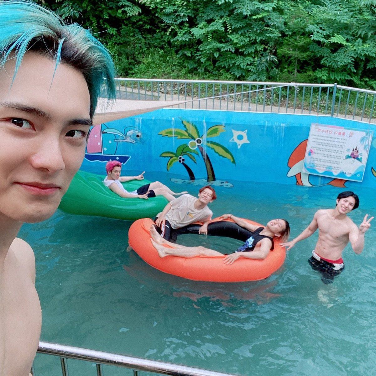 ShiningStarACE's tweet photo. 아니 이게뭔데……… https://t.co/2KTB74StcM