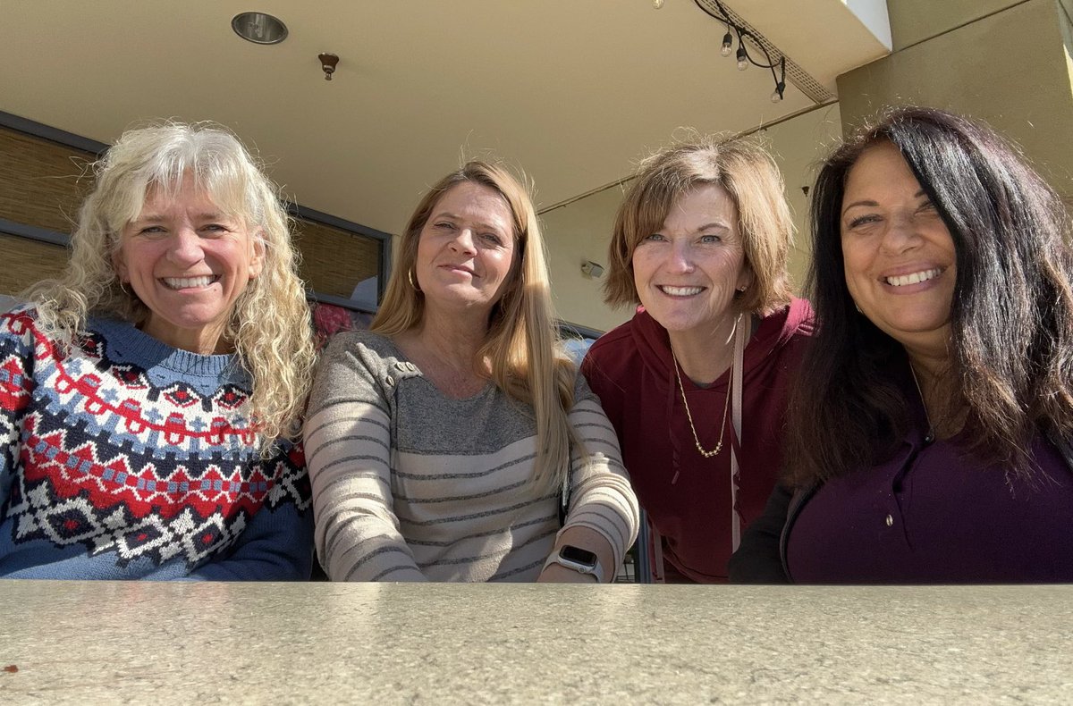 CJheartart's tweet photo. Cold but sunny! Just the break we needed. #friendcation #scottsdaleaz https://t.co/PV2OB80nHg