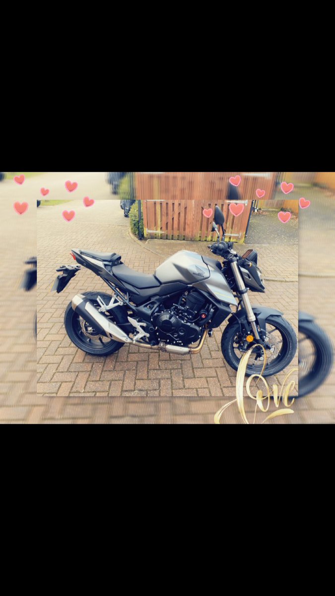 SandraLWade's tweet photo. This beauty was delivered today, my own speed machine. I love it #BikerGirl https://t.co/aD51C3jZMC