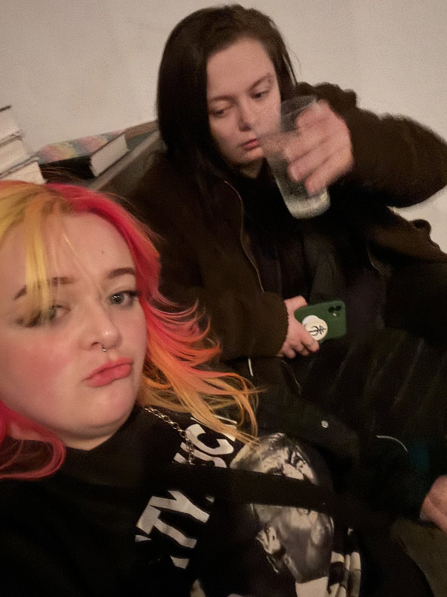 canbehell's tweet photo. idk if i believe in soul sisters or twin flames but the closest thing i have to make me think t could be real is  stoooopif hoe is i have @deatthspells https://t.co/1LOAYM2Xy2
