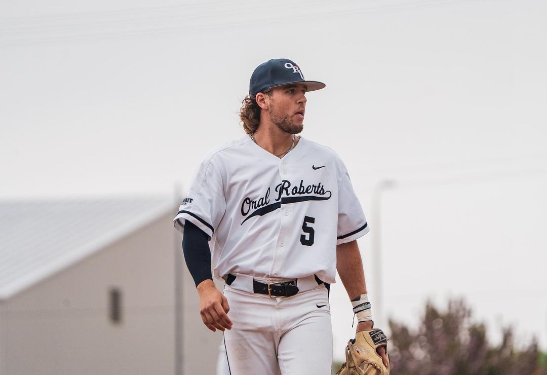 d1baseball's tweet photo. Summit League Preseason POTY 🏆🏆🏆
(Presented by @NettingPros)

𝐏𝐨𝐬𝐢𝐭𝐢𝐨𝐧
Holden Breeze | 3B | @ORUBaseball

𝐏𝐢𝐭𝐜𝐡𝐞𝐫
Jakob Hall | RHP | @ORUBaseball

𝐅𝐫𝐞𝐬𝐡𝐦𝐚𝐧
Jake Schaffner | SS | @NDSUbaseball

🔗 https://t.co/OTXUSV9Yq0 https://t.co/33HofnkYe6