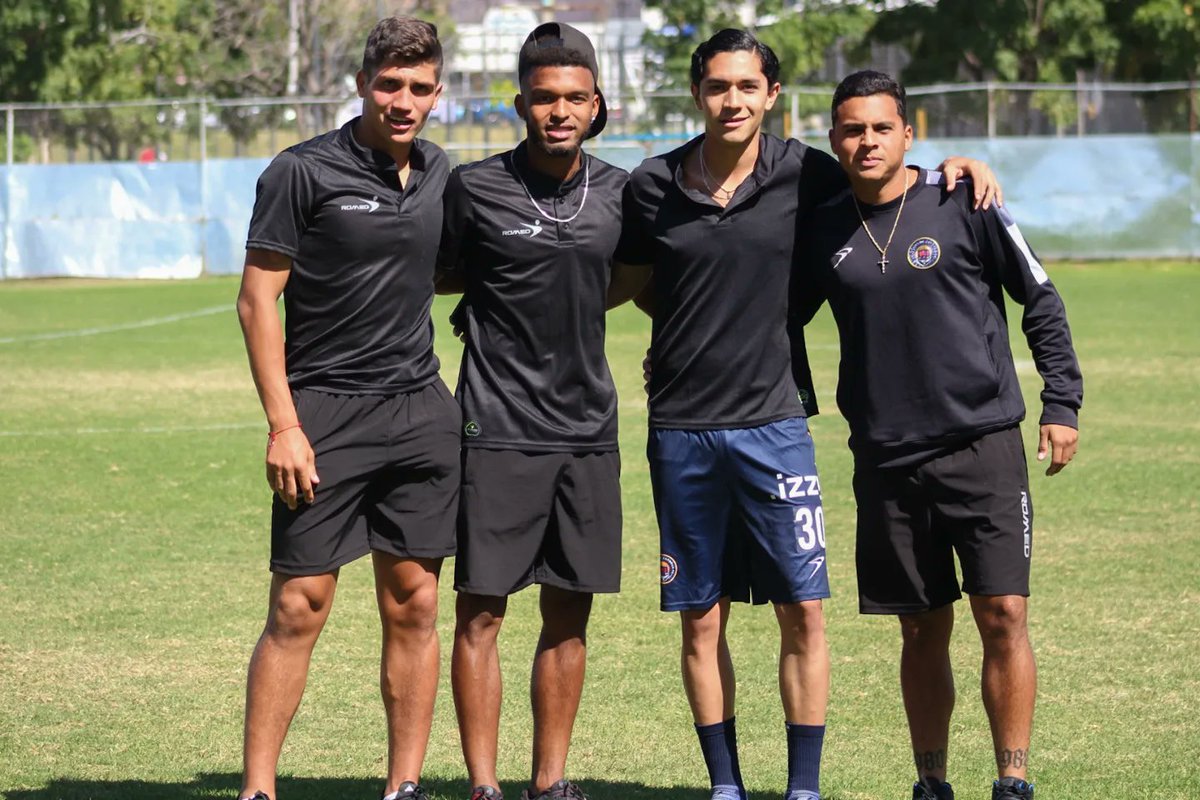HalconesFC_Of's tweet photo. A defender nuestra casa 🔥🦅 ¿están listos Halcones? 

#VolandoAlto #Halcones https://t.co/JJ8Q8VnBWp