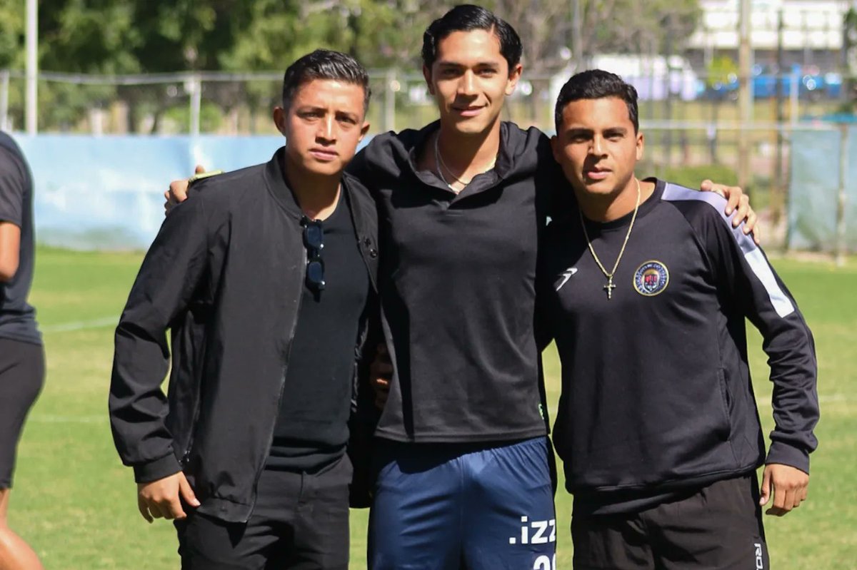 HalconesFC_Of's tweet photo. A defender nuestra casa 🔥🦅 ¿están listos Halcones? 

#VolandoAlto #Halcones https://t.co/JJ8Q8VnBWp