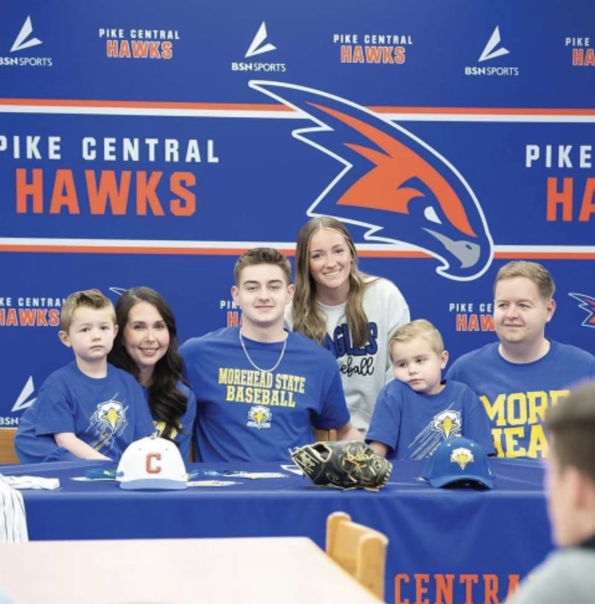 KBlakeHager's tweet photo. Signing day! @MSUEaglesBsball @BradyWard25 @pcbaseballhawks https://t.co/i25BeZR3WZ