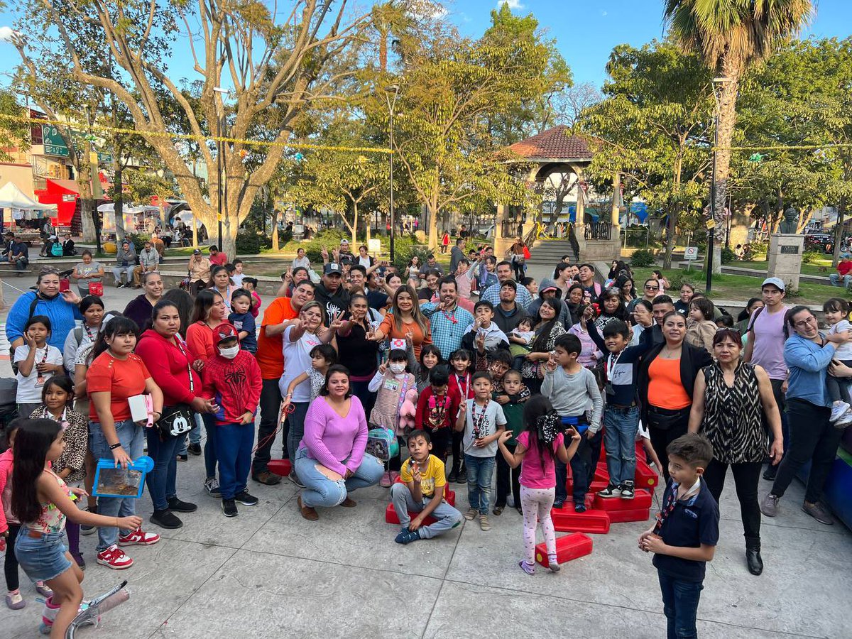 GabyCardenas's tweet photo. Estoy muy agradecida porque esta semana, no fue la excepción pues en cada rincón de Zapopan las personas nos reciben siempre con una gran sonrisa. 🥰😇🫶 Y esto solo es posible porque es producto del trabajo que a diario realizamos con las mujeres, niñas y niños de nuestro municipio.🫡👦👧 

Sigamos haciendo más fuerte nuestra casa 🏠🤝💪común. ¡¡¡Bendecido sábado a todas y todos!!!