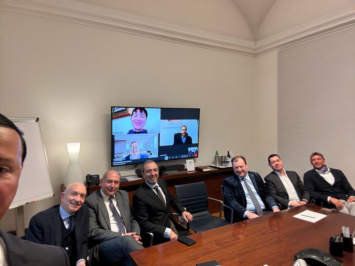 AngeloDeianaTW's tweet photo. Ieri #giornata #speciale di #lavoro e #progettazione per il #team #internazionale di CONFASSOCIAZIONI. Che #dire? Una #squadra di #livello #straordinario di cui siamo #veramente #orgogliosi....
#Confassociazioni #laretedellereti #international #topmanagement #grazie https://t.co/3vAiLqTTTT