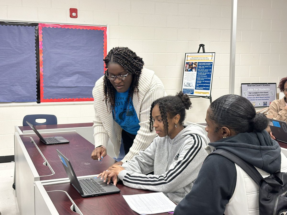 shebriej's tweet image. 📚✨ NCSS 1st annual Literacy Extravaganza was a huge success! Every book found a new home, sessions were fantastic, and students rocked the hands-on activities! 🌟 

#LiteracyExtravaganza #ReadAcrossNewton #ncssbethebest #ncsst4t #spritprideexcellence