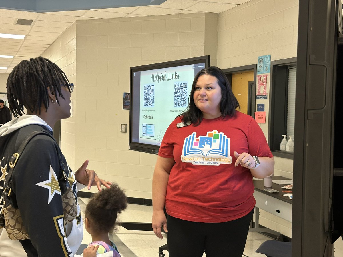 shebriej's tweet image. 📚✨ NCSS 1st annual Literacy Extravaganza was a huge success! Every book found a new home, sessions were fantastic, and students rocked the hands-on activities! 🌟 

#LiteracyExtravaganza #ReadAcrossNewton #ncssbethebest #ncsst4t #spritprideexcellence