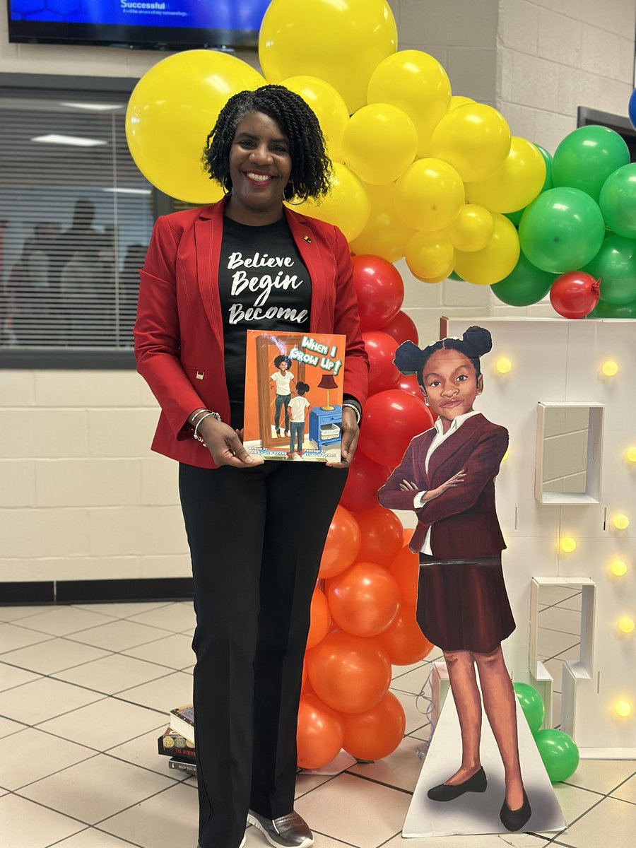 shebriej's tweet image. 📚✨ NCSS 1st annual Literacy Extravaganza was a huge success! Every book found a new home, sessions were fantastic, and students rocked the hands-on activities! 🌟 

#LiteracyExtravaganza #ReadAcrossNewton #ncssbethebest #ncsst4t #spritprideexcellence