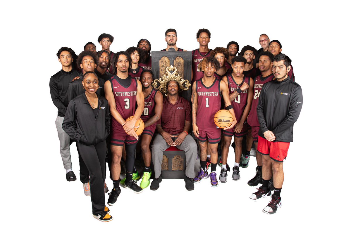TShelley87's tweet photo. People question me about playing 16 guys every game. For me, it’s about giving everyone on my team an opportunity. Some seize the moment. Some don’t. But there’s always the next game to be great. #Iwanteveryonetobesuccessful #Jucobasketball #SWC https://t.co/6g6ejuEefG