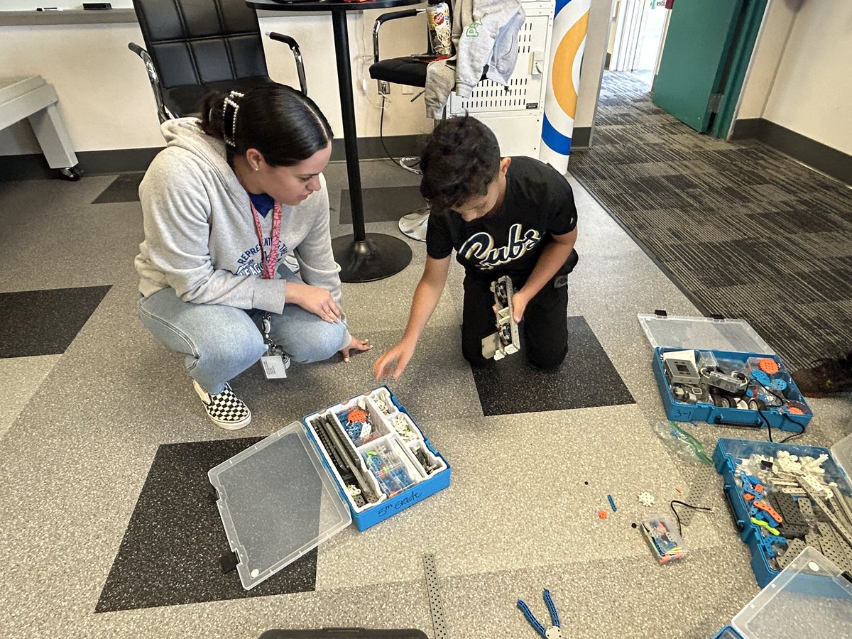 PricePanthers's tweet image. Experiments, projects, engineering, and more… that is what we call an AWESOME day at Saturday School! 💚🐾