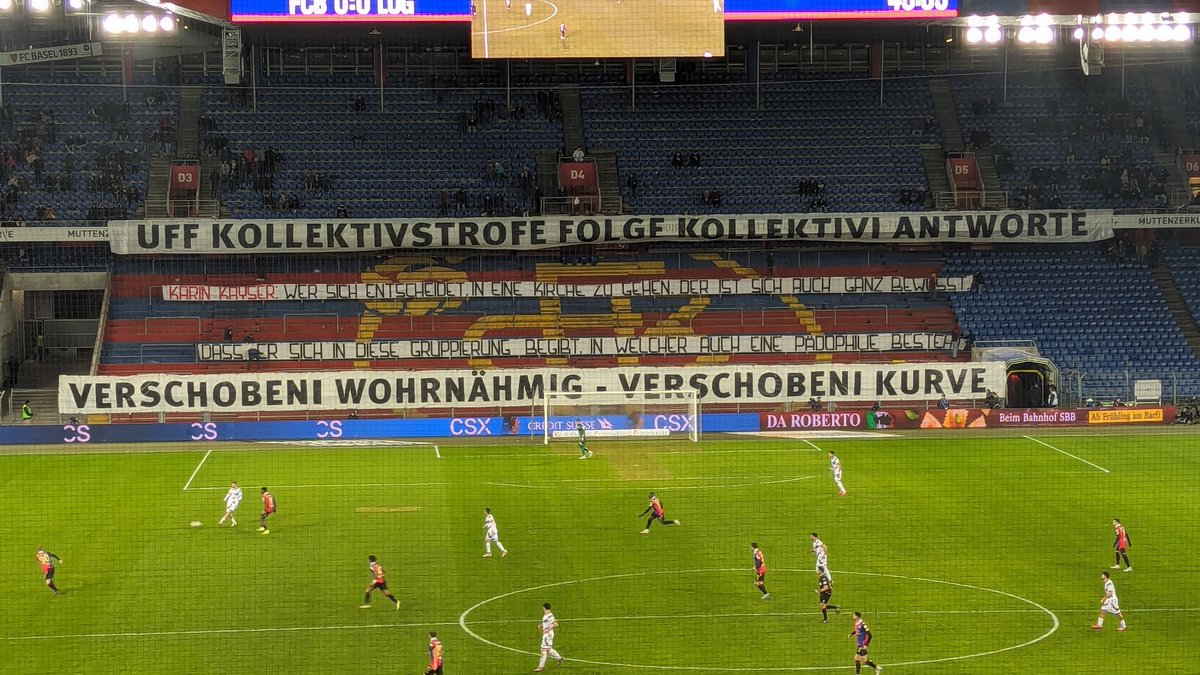 Die Message ist geil. 😂 #rotblaulive #kollektivstrafen @FCBasel1893