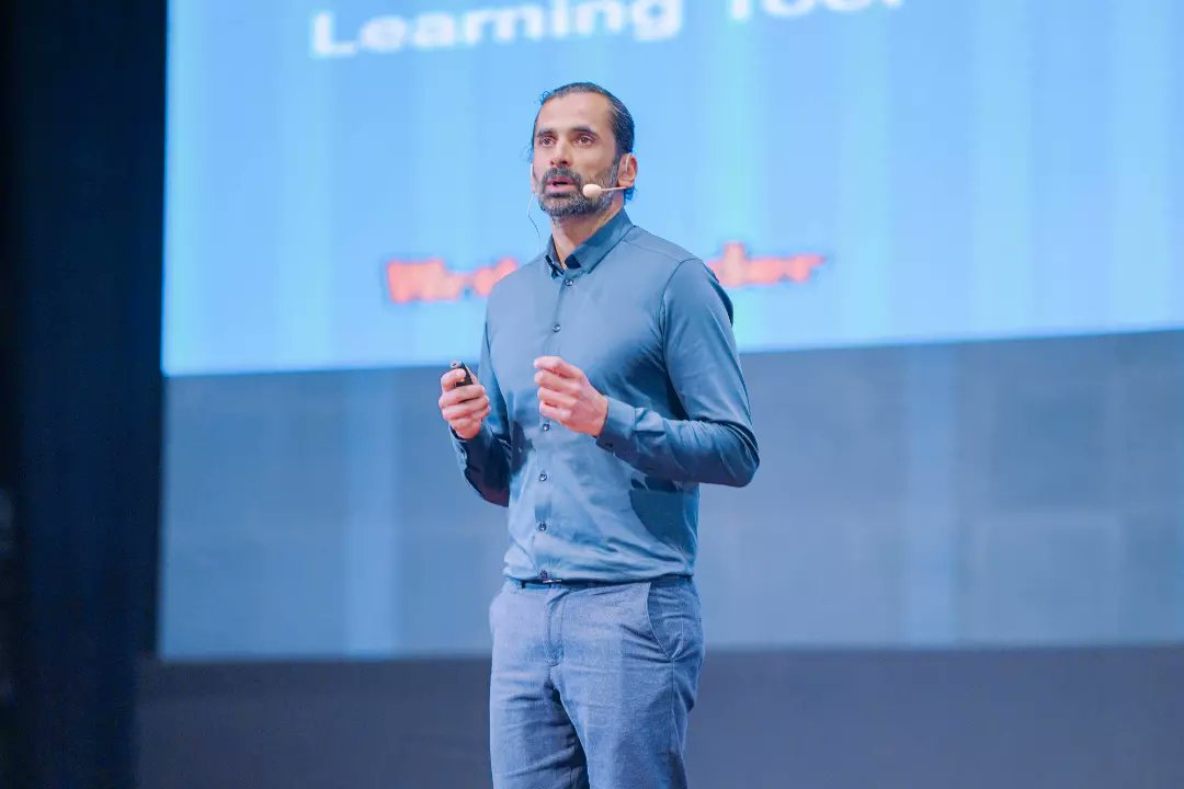 FutureFestPK's tweet photo. 📸 @babarbaig, CEO & Co founder, @WriteReaderApp presented a keynote on 'Bridge Continents: The Role of AI and Nordic Pedagogy in Asian Education' at Future Fest 2024.

Watch Future Fest 2024 Broadcast: 
https://t.co/dIEeKwBscf

#futurefest2024 #thinkimpossible #futurefestpk #SaveTheFuture