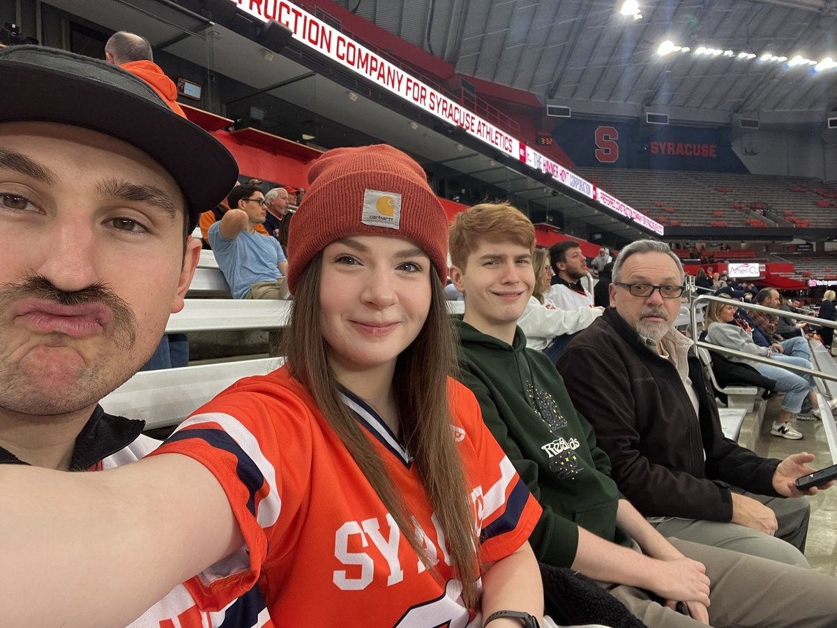 __MariMusic's tweet photo. Happy to be home 🍊 #cusegameday https://t.co/gpClJHXAgD