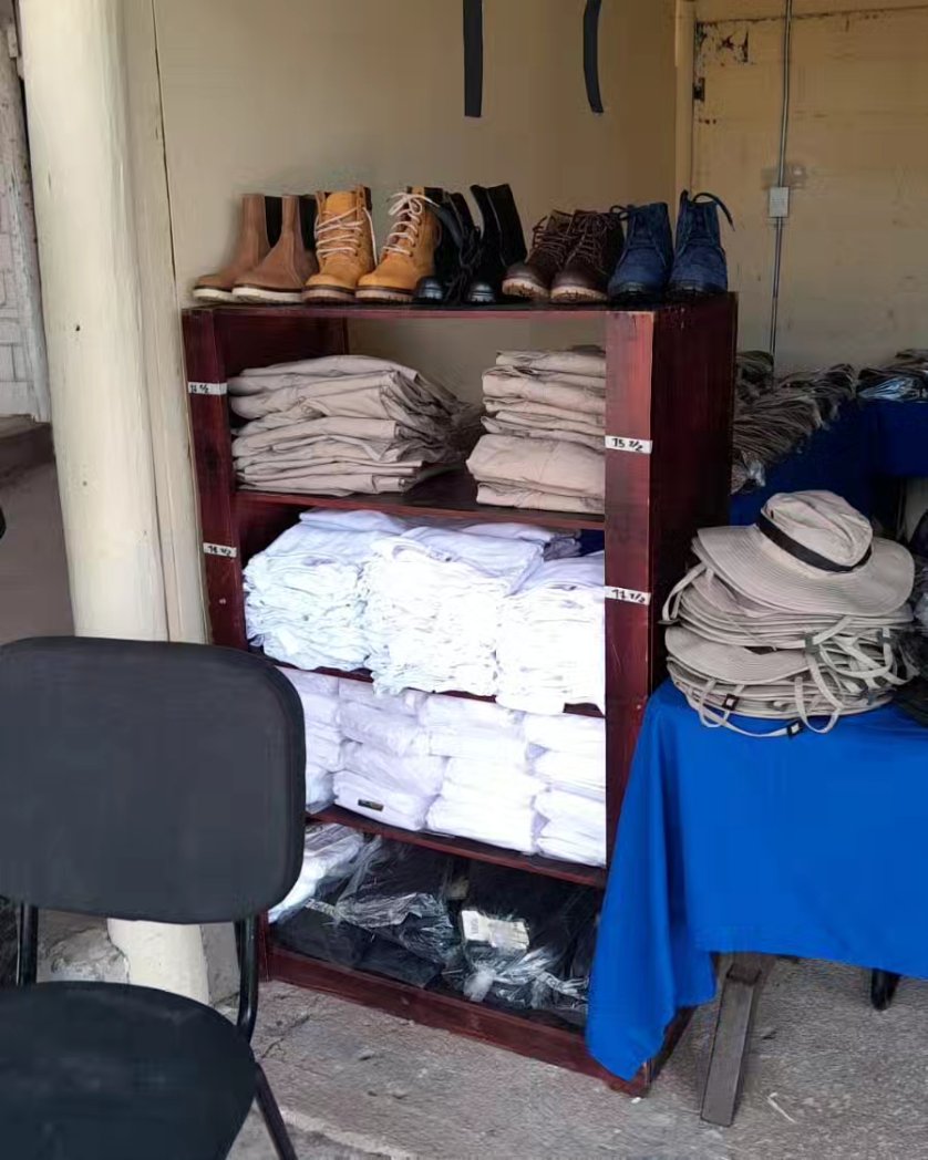 FFAAHN's tweet photo. #FFAA
Como cada año, la Industria Militar de las #FFAA instaló un stand de exhibición en la Feria Ganadera de Francisco Morazán #AGAFAM, con el propósito de dar a conocer los servicios, bienes y productos que ofrece a la población hondureña. https://t.co/apgs1uknyM