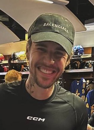 rnbkidrauhl's tweet photo. as vezes tudo que você precisa é ver justin bieber sorrindo sem parar https://t.co/xIyi2z11Im