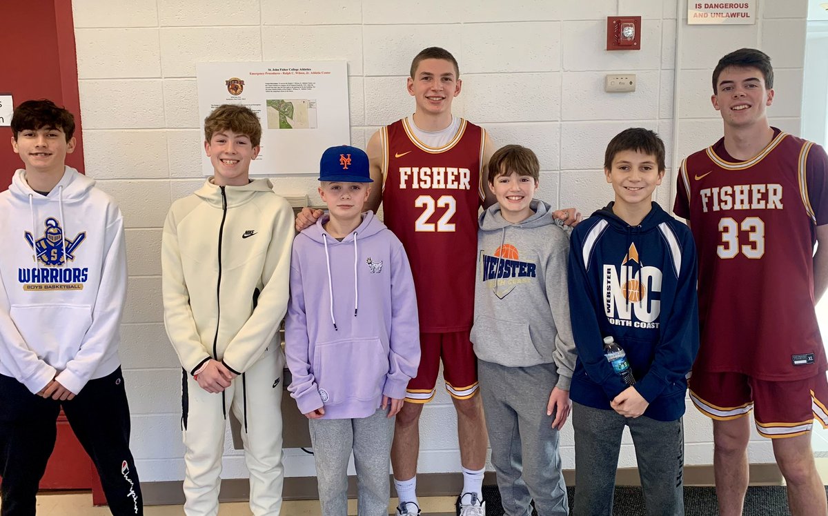 Big shout out to two of our former guys now at @SJFMBB Jonathan and Gio! Invited a couple of our NorthCoast and Mod B Warriors guys a tour of the Fisher locker room before the game 🦾 #Family #WeAreWarr1ors #AlwaysLove