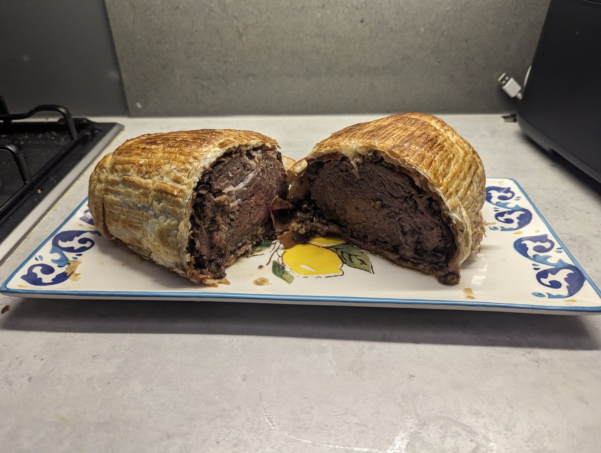 Nate_NG_'s tweet photo. First attempt at a Beef Wellington for my mates and I's annual boys cooking night 👨‍🍳  @GordonRamsay can I get your rating it's a bit of a competition! https://t.co/EIKmUPVJeg
