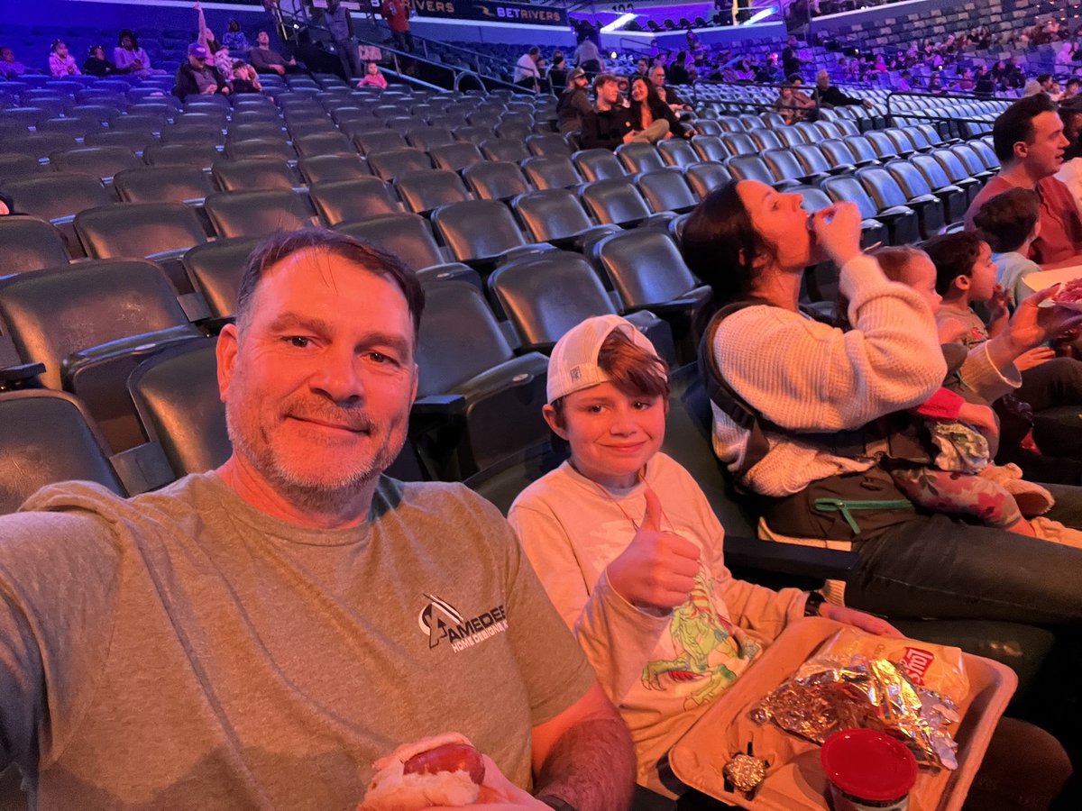 StaffordScotty's tweet photo. #JurassicWorldlivetour https://t.co/8qX7ylqK67