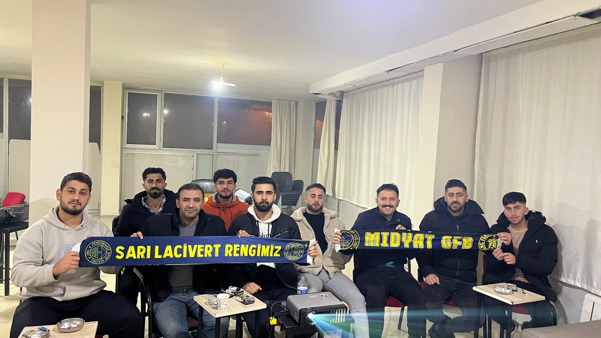 DÜNYA DÖNDÜKÇE SENİNLEYİZ ŞANLI FENERBAHÇE!

B. Antalyaspor FENERBAHÇEMİZ Maçını Hep Beraber Omuz Omuza İzledik.

#MidyatGFB
#GençFenerbahçeliler