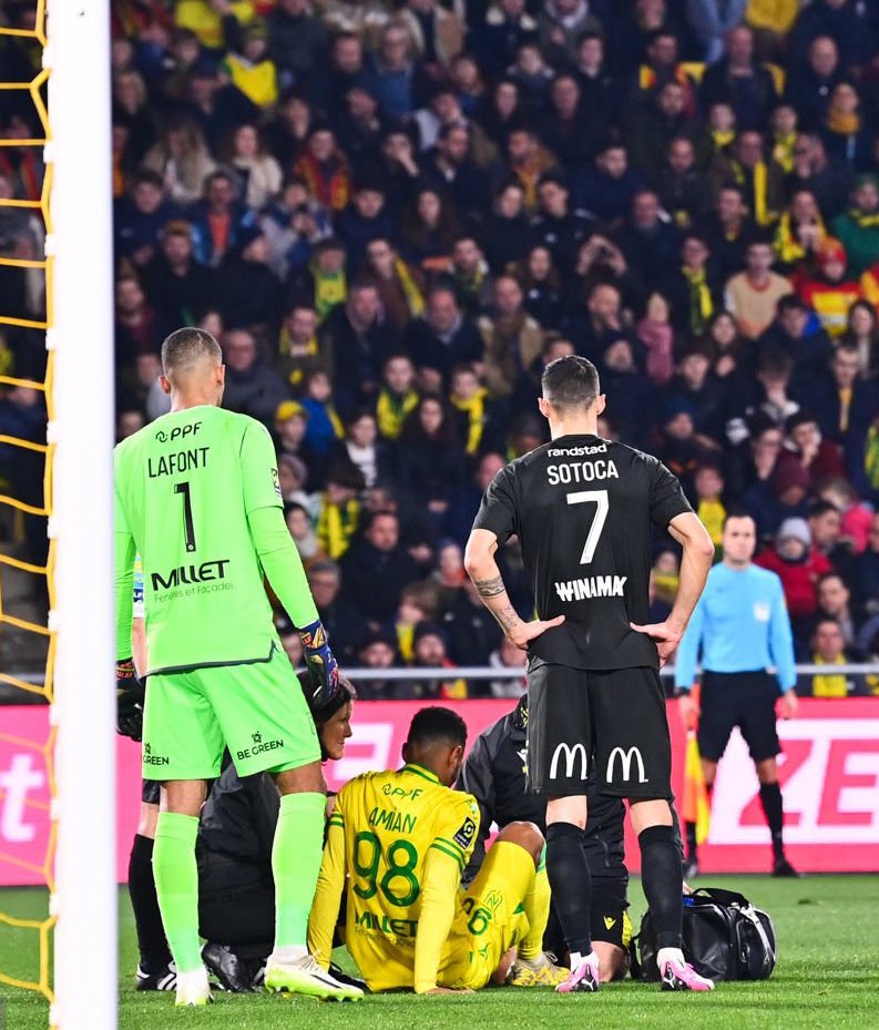 stats_mhsc's tweet image. 📊 LA POSSESSION DE BALLE À LA MI-TEMPS 👀⤵️

NANTES : 41%
LENS : 59%

#FCLRCL 0-0