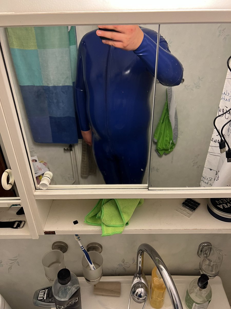 DefectiveHamst1's tweet photo. Thats me.  Would love to have a visitor for fun.  #gayswed #gay #kinky #gayswedish https://t.co/0tbDxhzJxV
