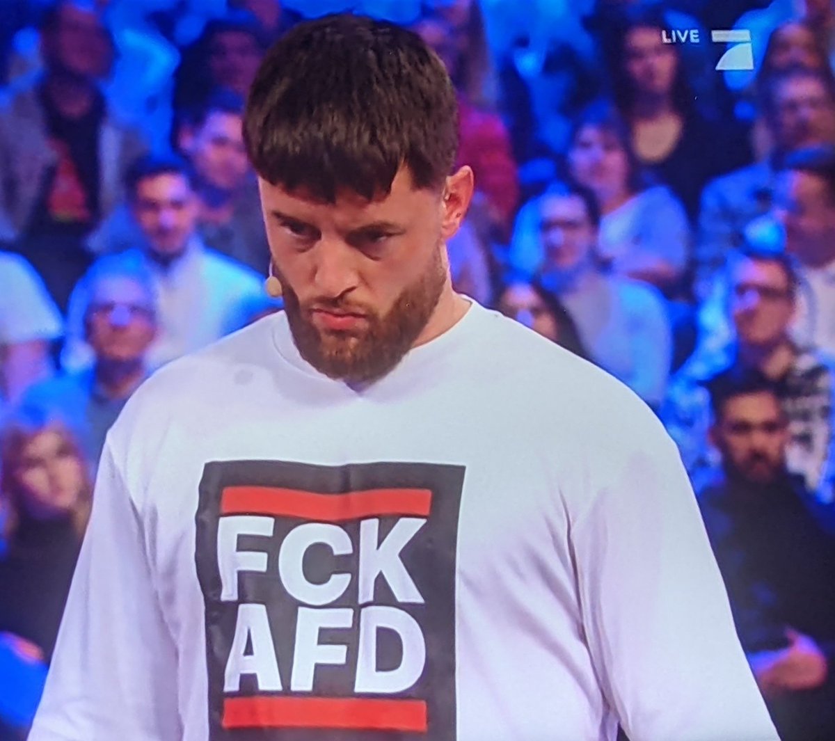besserossi's tweet photo. #Bausa stabil bei #SchlagDenStar. #fckAfD https://t.co/LisdoT78vw