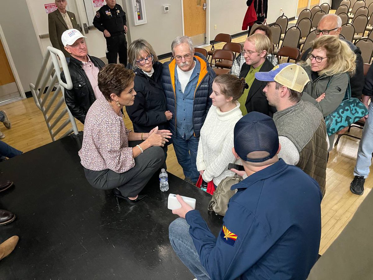 Kari Lake tweet media