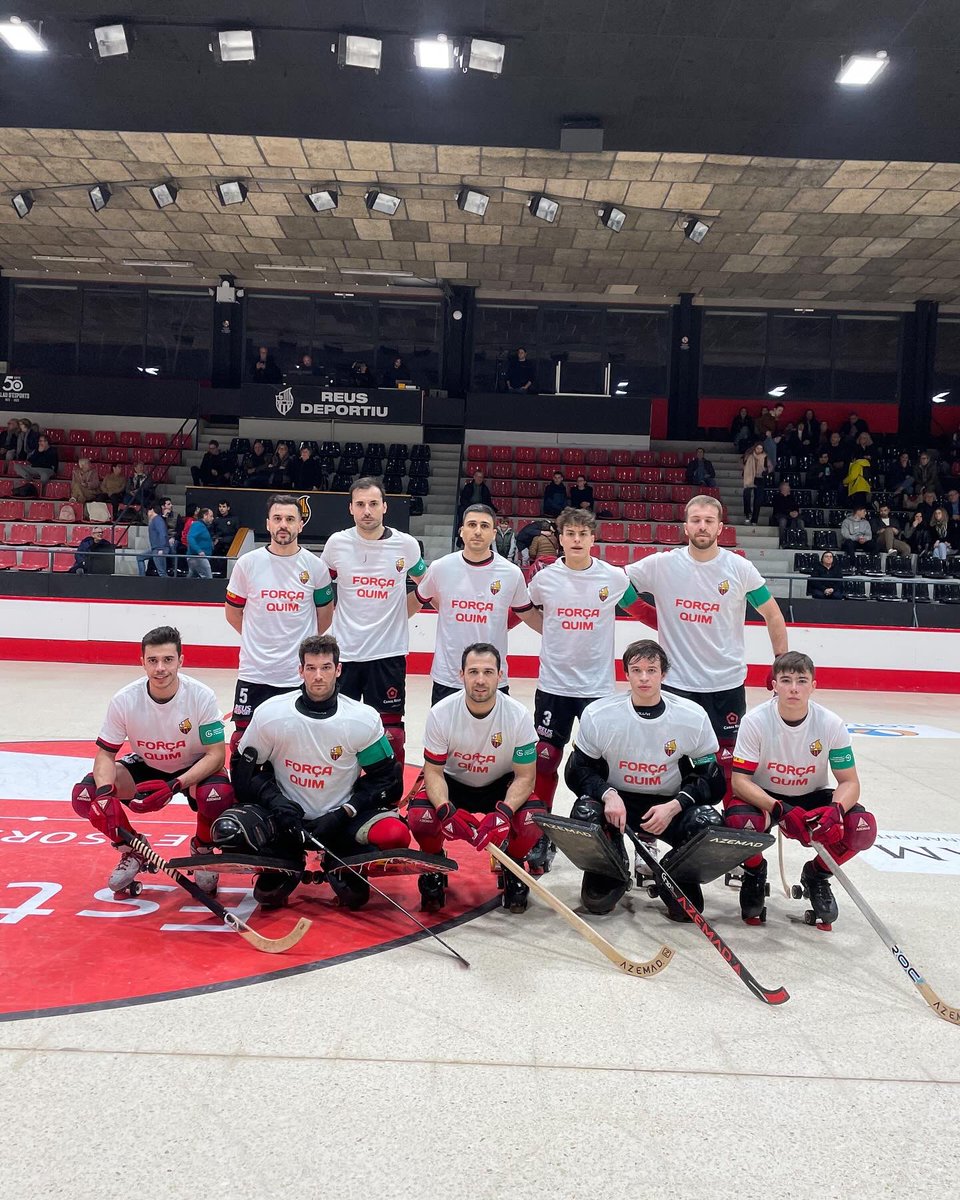 ReusDeportiu's tweet photo. 𝐄𝐬𝐭𝐞𝐦 𝐚𝐦𝐛 𝐭𝐮, 𝐐𝐮𝐢𝐦! 👊🏼🫀

Els jugadors del Reus Deportiu @Es_Virginias han saltat aquest dissabte al Palau d’Esports amb una samarreta de suport a Quim Carballido, jugador de la base que s’està enfrontant a un càncer.

𝐅𝐨𝐫𝐜̧𝐚 𝐐𝐮𝐢𝐦! 🫂 https://t.co/mdrPIzeja3