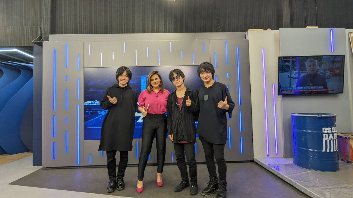 burnout_live's tweet photo. BRAZIL TOUR 🇧🇷　

◉Anime Summit Brazil at Brazilia

O show foi muito empolgante e animado!
Brasília é uma cidade linda e eu gostamos muito de passear! Além disso, fizemos uma apresentação ao vivo na TV☺Obrigado por todas as lembranças! Voltaremos novamente!

#BURNOUTSYNDROMES https://t.co/CzlMq8rtQm
