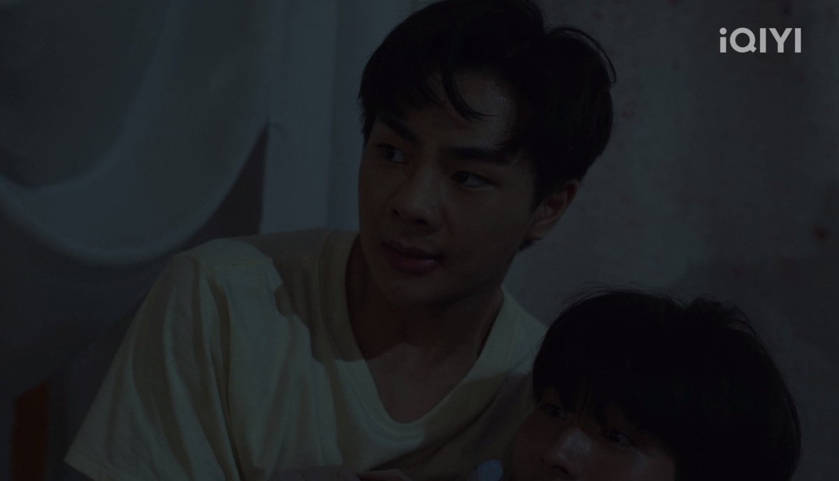 ladyheronstairs's tweet photo. now i know why phee made THAT face when jin screamed he saw kru keng. phee be like, “you motherfucker. you ruined everything. i hope you stay dead.” 😭🤣✌
#DFF_EP7 #DFF_EP4 https://t.co/MStEZcLRrs