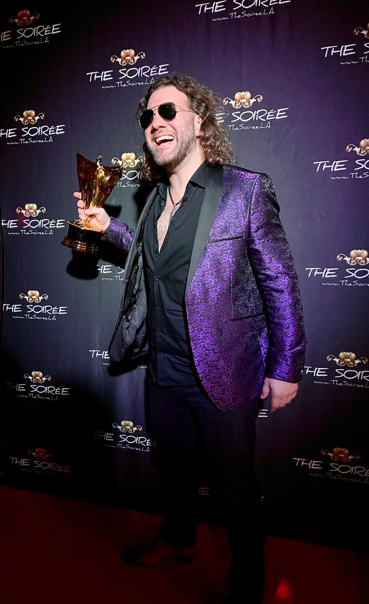 Bbergtainment's tweet image. Simon Andersson won World Entertainment Awards with the song *Try* Big Congrats 🏆🥇. If you haven’t playlisted it,it about time to do that💪🇺🇸 open.spotify.com/track/2HldOYeo…. @billboard @LAWeekly @RollingStone @pitchfork @MOJOmagazine @NME @thewiremagazine @_UnderTheRadar_ @scandipop