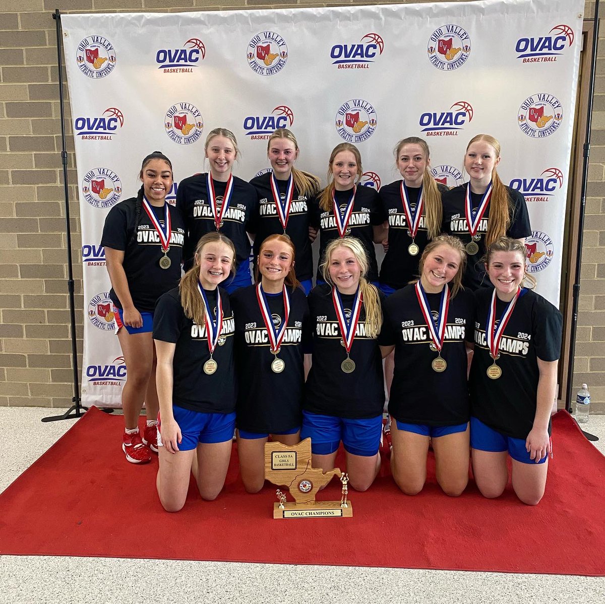 WPHSgirlsbb's tweet photo. OVAC 5A FINAL CHAMPIONS! 🏆❤️🤍💙

Park - 68
Morgantown - 53

Way to go!!! So proud of these girls!!! 💙

Congrats to Lex on being named MVP of the game! ❤️ https://t.co/8uNFmdHKoz