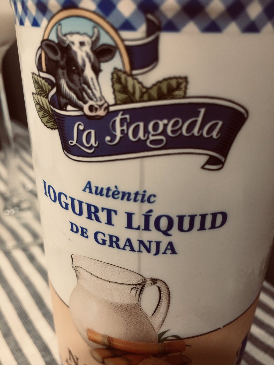 AviSalviOficial's tweet photo. Havent-hi productes lactis sublims com aquest iogurt de granja per beure, de vaques CATALANES, qui vol merdes espanyoles com Danone? 

A Catalunya, en català; i el iogurt, de la NOSTRA TERRA. Casum l’os pedrer! https://t.co/1Jka42soUf